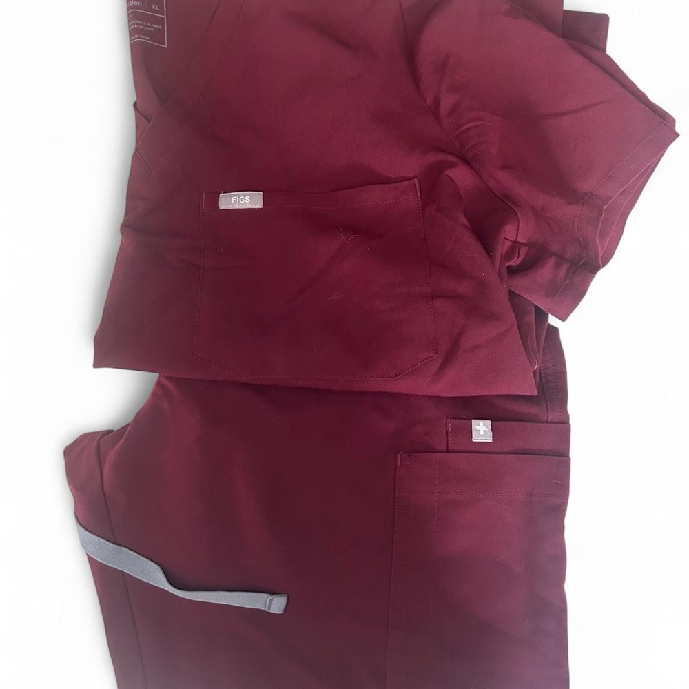 FIGS Wine Scrub Set – V-Neck Top XL & Yola Straight-Leg Pants L
